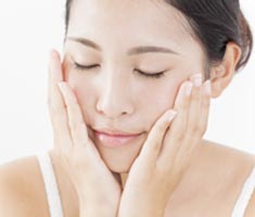若々しくなりたい！顔やアゴのたるみを改善する方法まとめ
