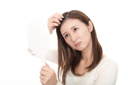 こめかみがくぼんで老けて見える時の改善方法
